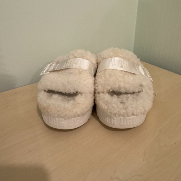 UGG Fluffita Shearling Platform Slippers – Cream | Size 8 | Gently Used - Picture 6 of 12